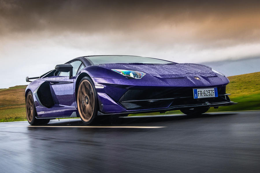 3 Lamborghini aventador svj top 10
