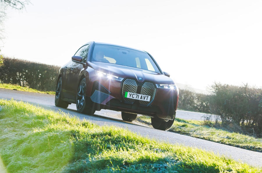 Bmw ix 2022 road test review cornering front